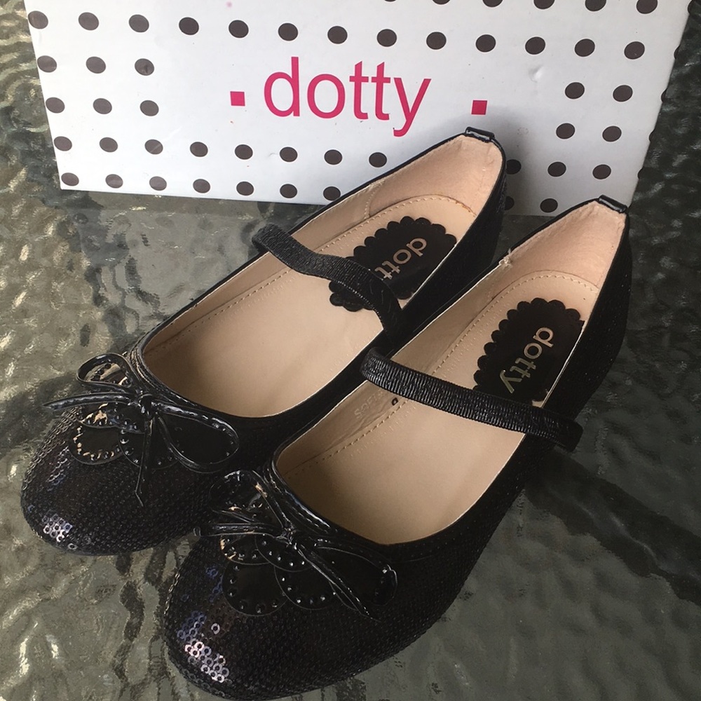 Girls size 4 dress shoes by dotty
